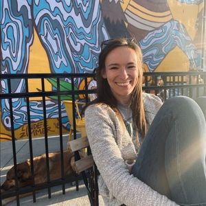 Meet your Posher, Leslie